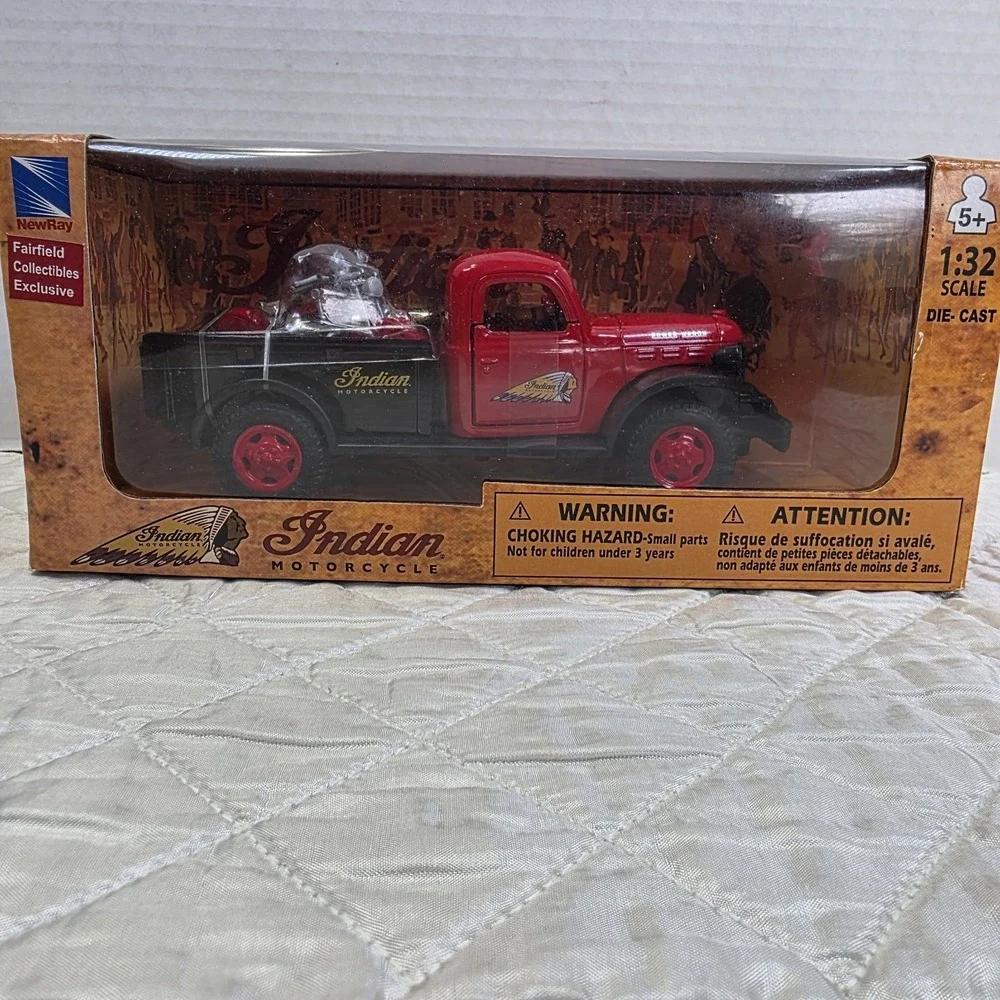 1947 Indian Chief‎ Motorcycle & 1946 Dodge Power Wagon 1:32 Scale Die-Cast